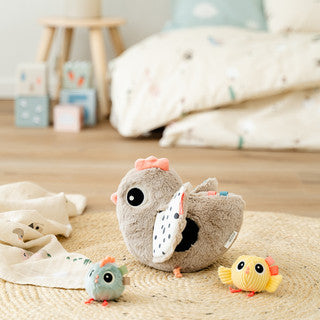Hide&Seek activity toy Clucky Sand