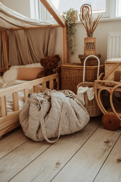 Organic babyspeelkleed & reistas - stripes blue