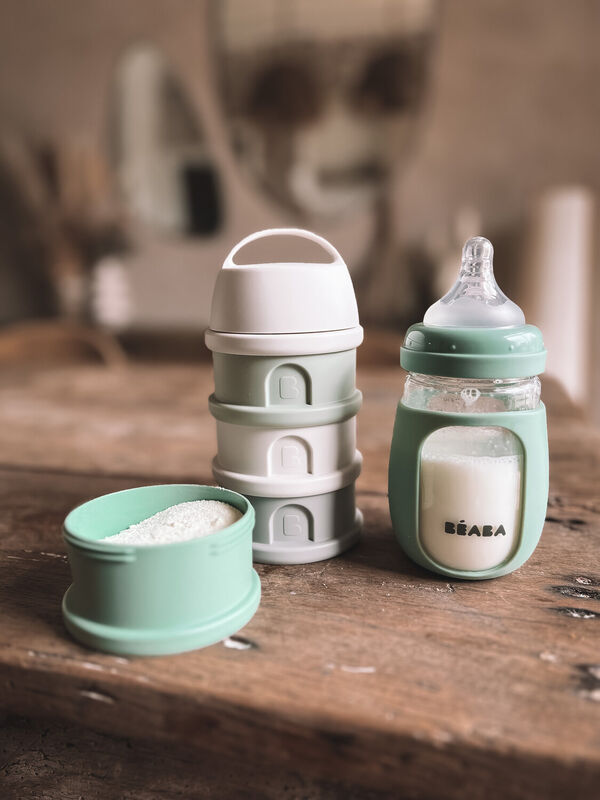 2-in-1 glazen meegroeifles 210ml + siliconen hoes groen